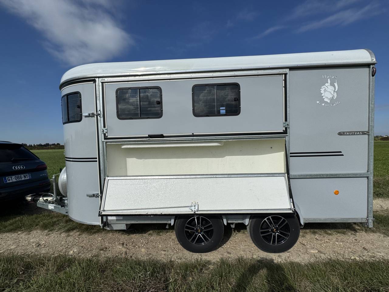 Van caballos Fautras Oblic +3 victorius 3 Caballos 2024 De segunda mano