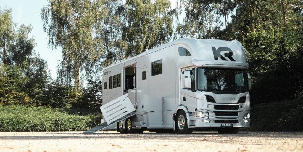 Camión para caballos Krismar Scania P420 2025 Nuevo