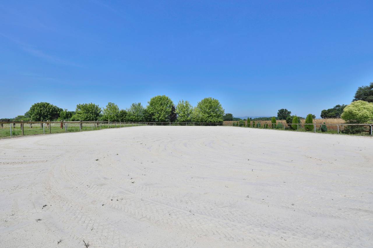 Bonita residencia ecuestre En venta Ain