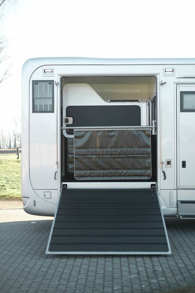 Camión para caballos Krismar Iveco Daily 2025 Nuevo