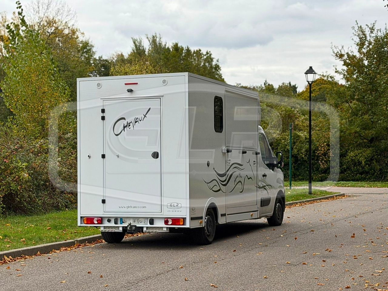 Furgoneta para caballos Les Vans ACR Renault Master 2023 De segunda mano