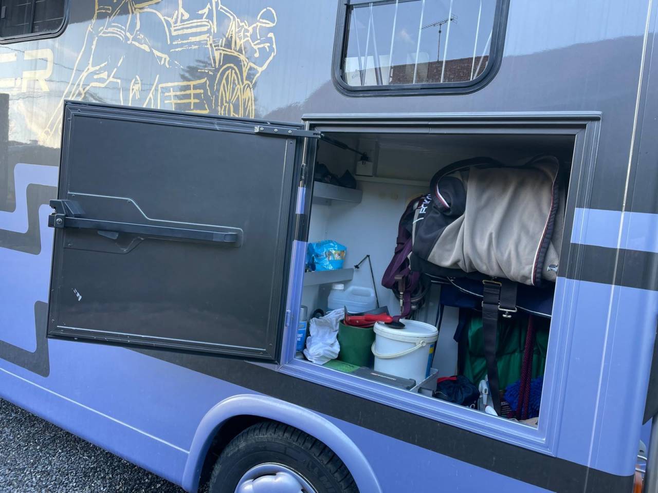 Furgoneta para caballos Renault Master 2006 De segunda mano