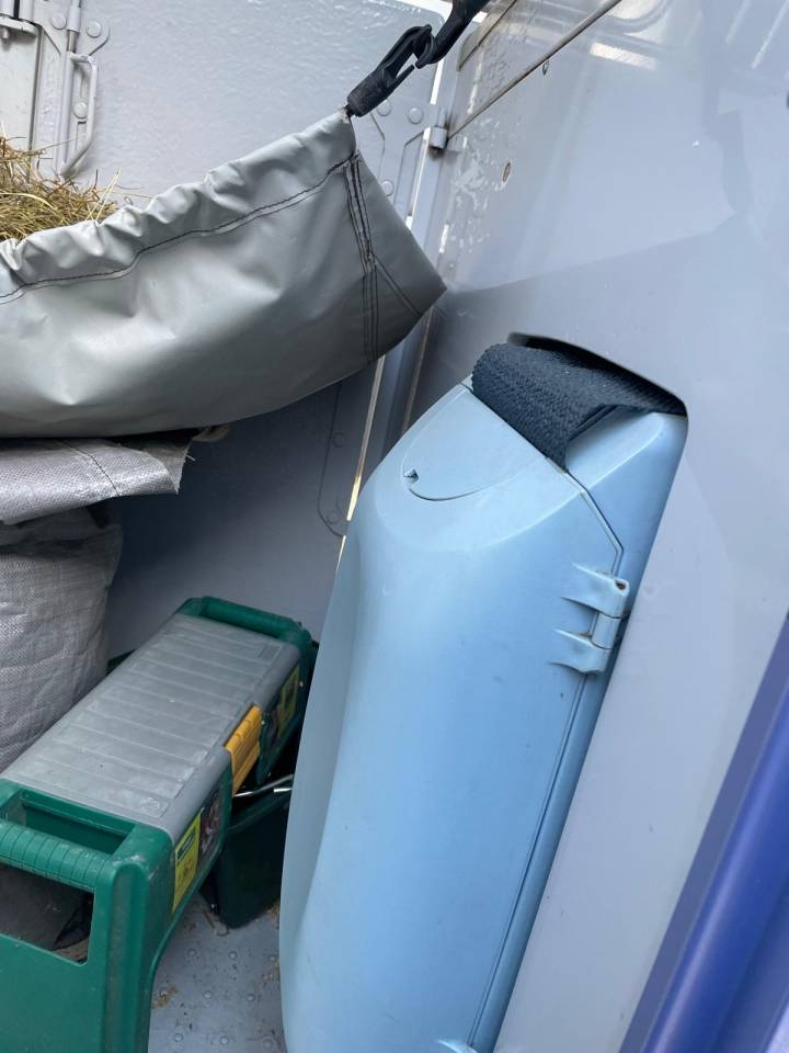 Furgoneta para caballos Renault Master 2006 De segunda mano