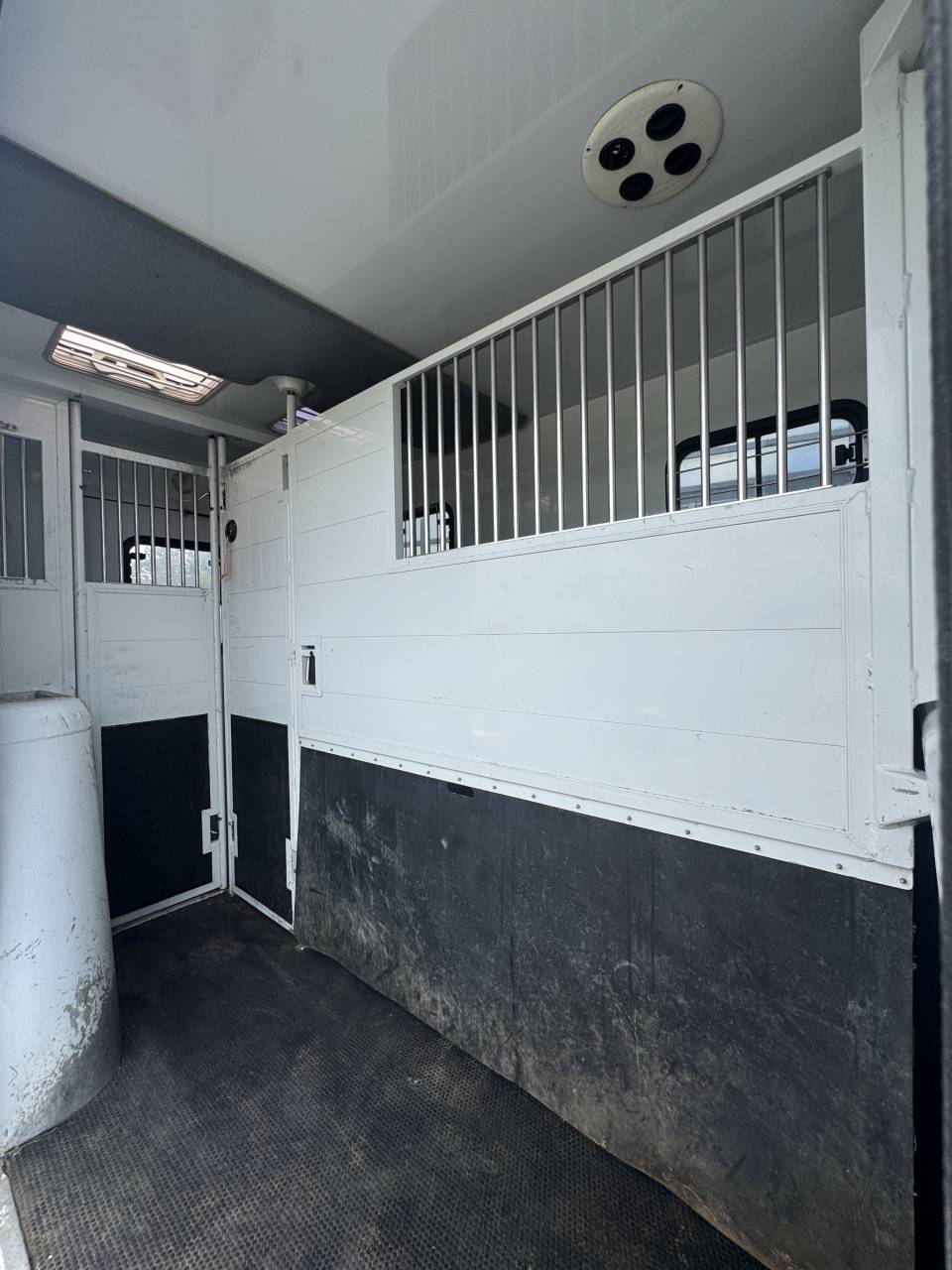 Furgoneta para caballos MTM Renault master  2006 De segunda mano