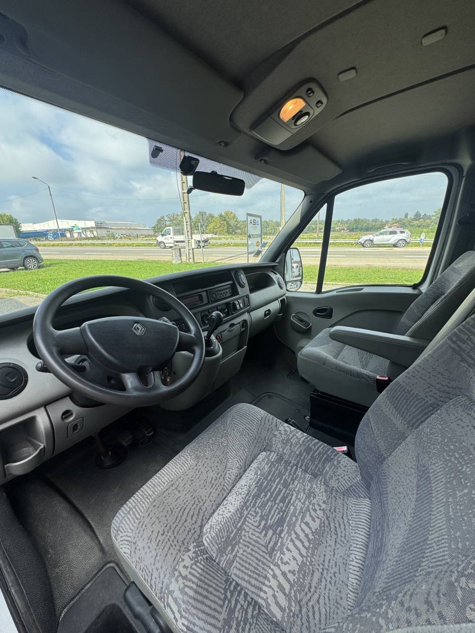 Furgoneta para caballos MTM Renault master  2006 De segunda mano