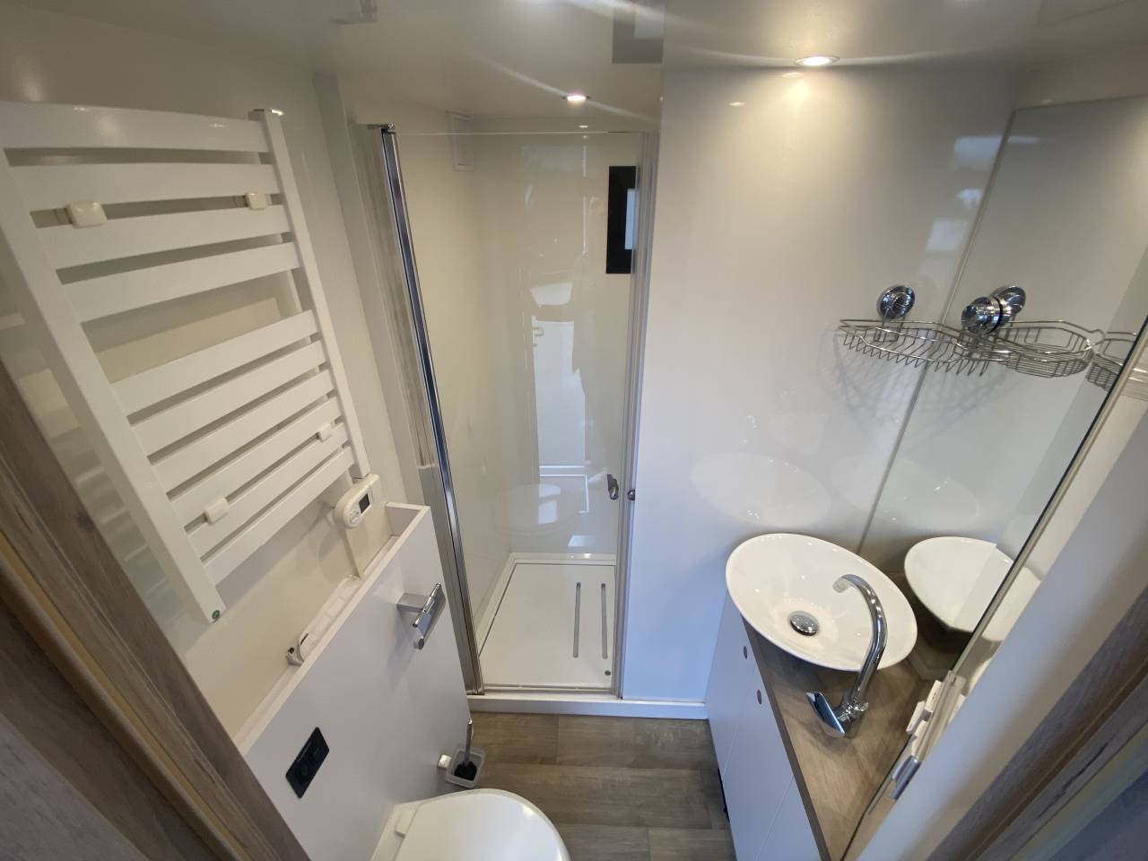 Camión para caballos AKX  2024 De segunda mano