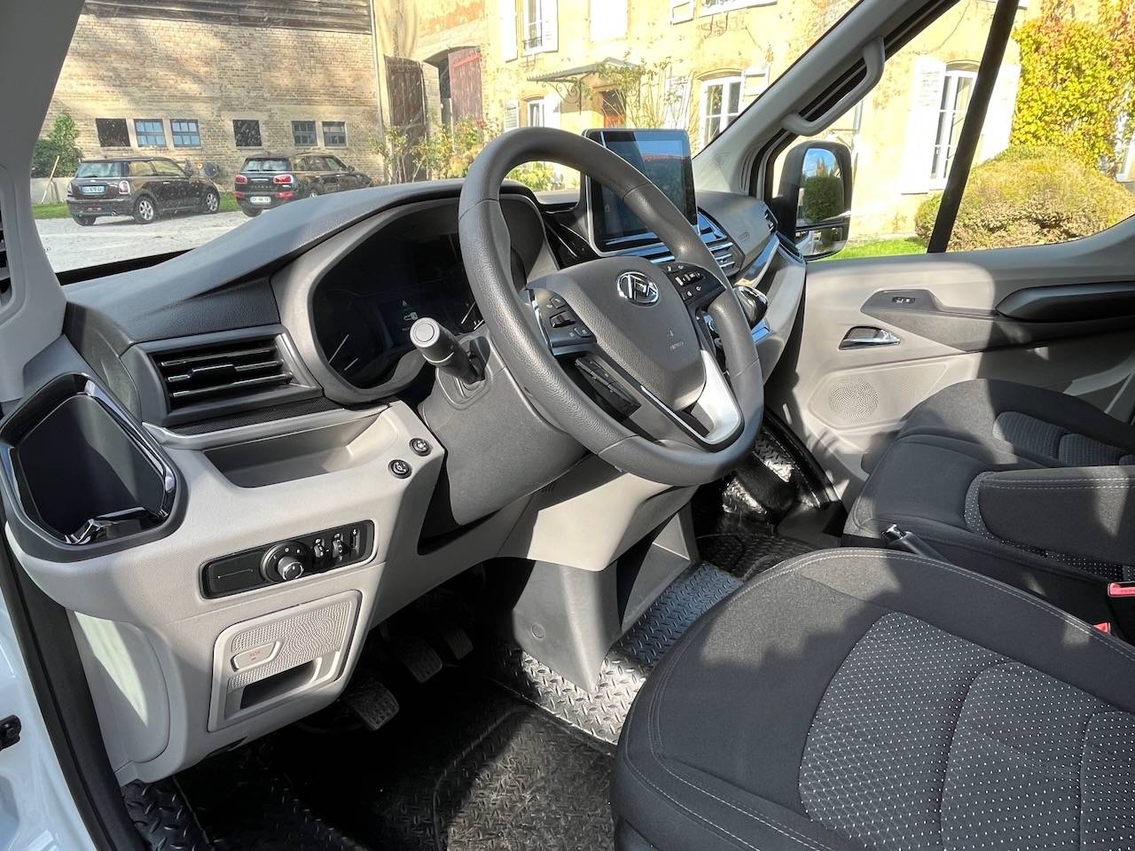 Furgoneta para caballos Otra marca MAXUS 0 Nuevo