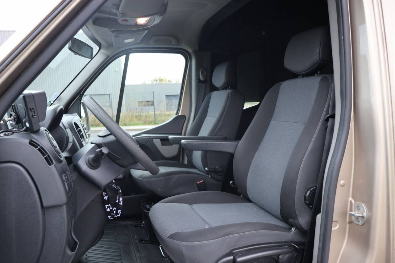 Furgoneta para caballos Theault MASTER PROTEO SWITCH 2019 De segunda mano