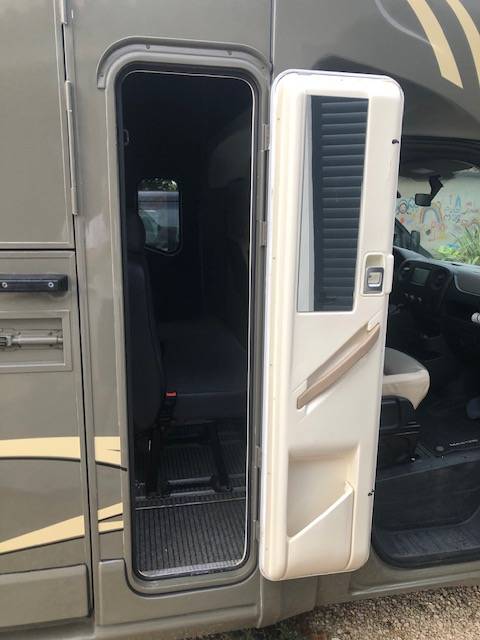 Furgoneta para caballos Trans Box RM08 2018 De segunda mano