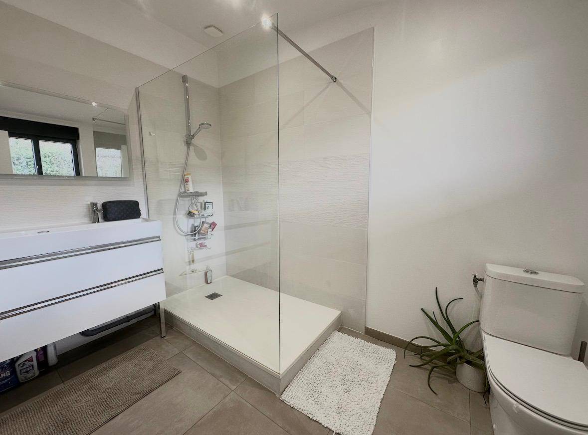 Cuadra de propietarios En venta Calvados