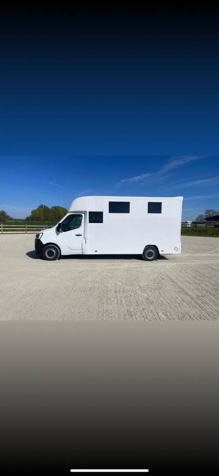 Furgoneta para caballos Chardron Renault Master 2023 Nuevo
