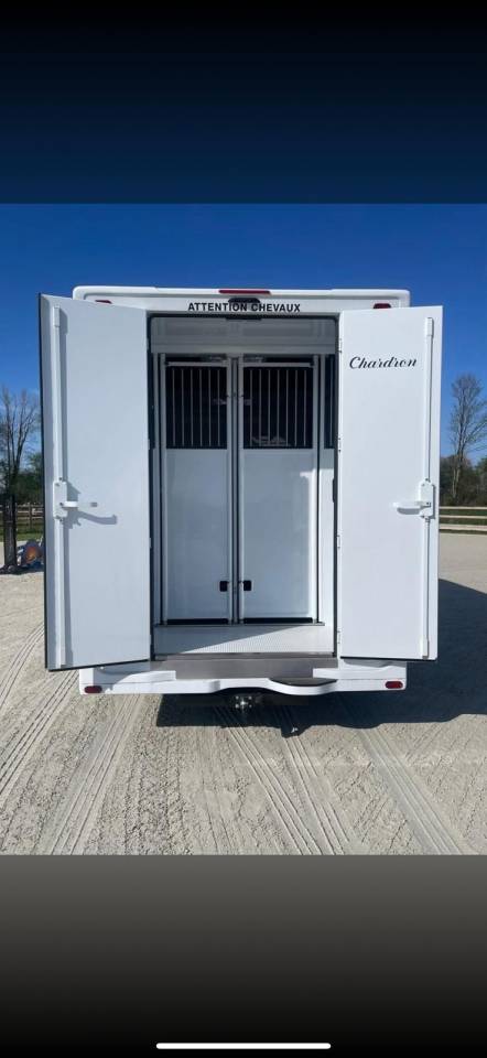 Furgoneta para caballos Chardron Renault Master 2023 Nuevo