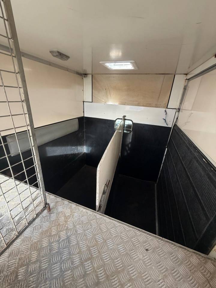 Furgoneta para caballos Les Vans ACR Jumper 2007 De segunda mano