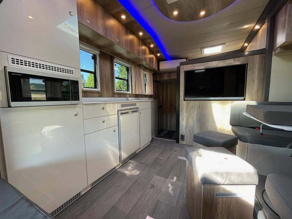 Camión para caballos Man MAN 0 Nuevo