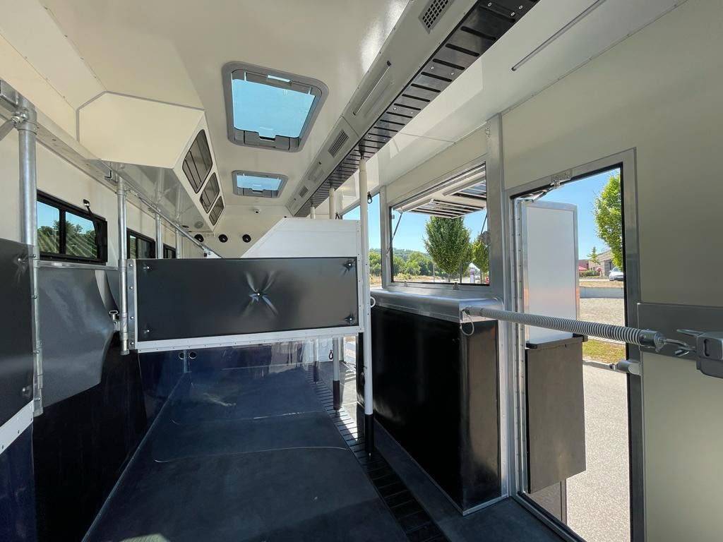 Camión para caballos Man MAN 0 Nuevo