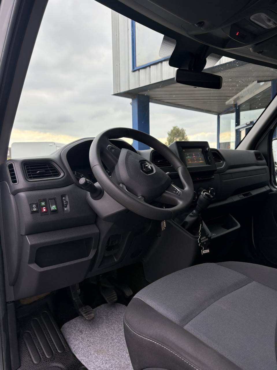 Furgoneta para caballos Barbot D5 2023 De segunda mano