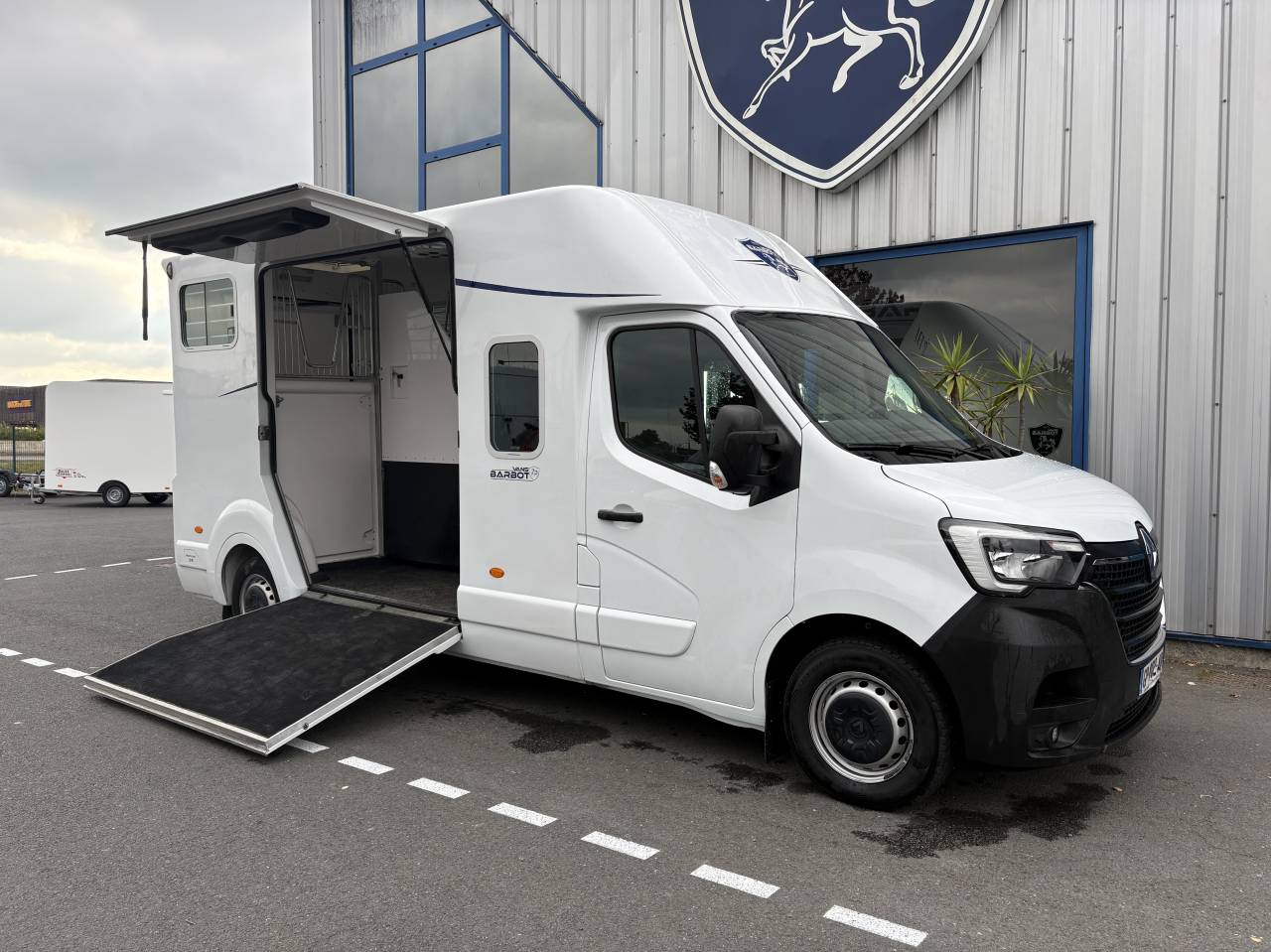 Furgoneta para caballos Barbot D5 2023 De segunda mano