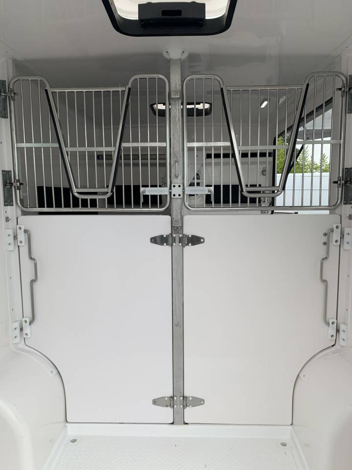 Furgoneta para caballos Barbot D5 2018 De segunda mano