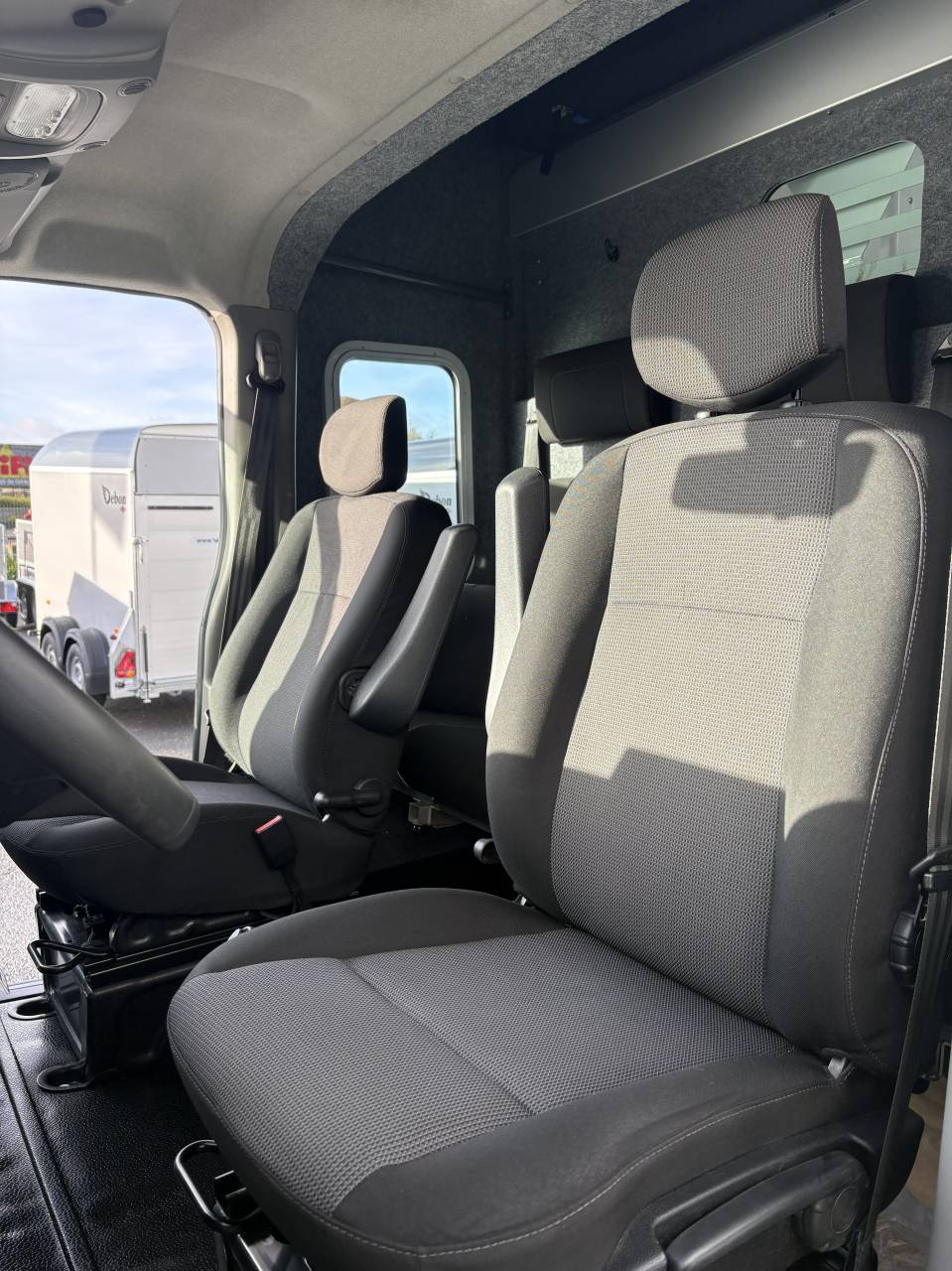 Furgoneta para caballos Barbot D5 2021 De segunda mano