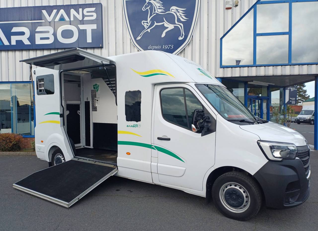 Furgoneta para caballos Barbot D5 2023 De segunda mano