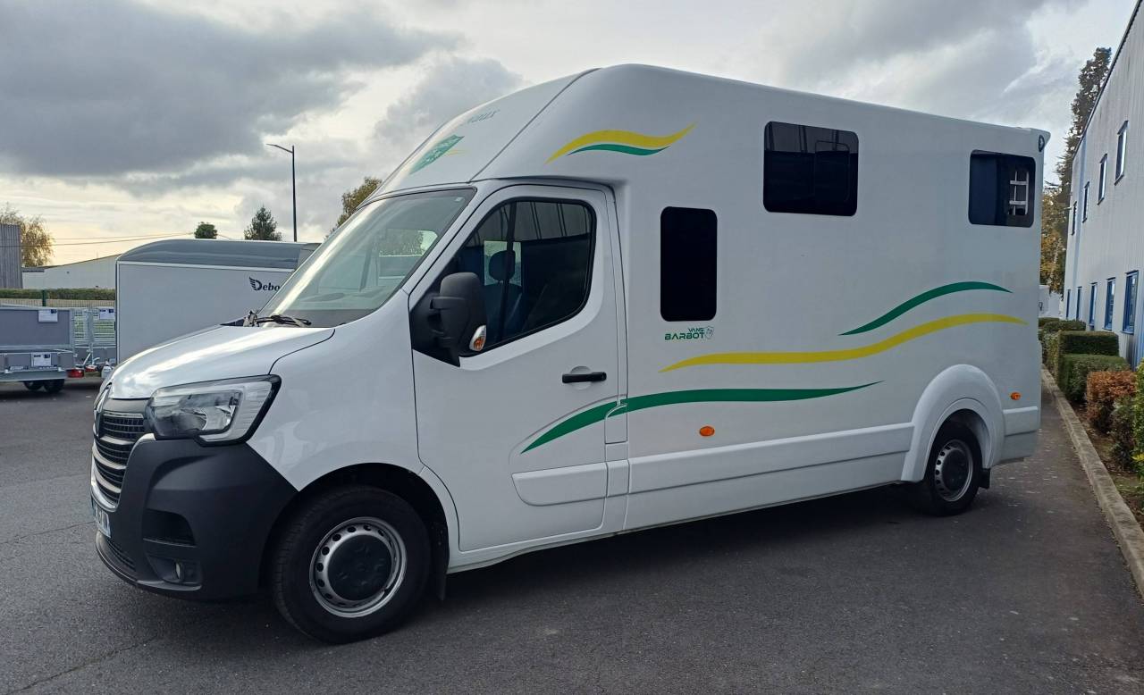 Furgoneta para caballos Barbot D5 2023 De segunda mano