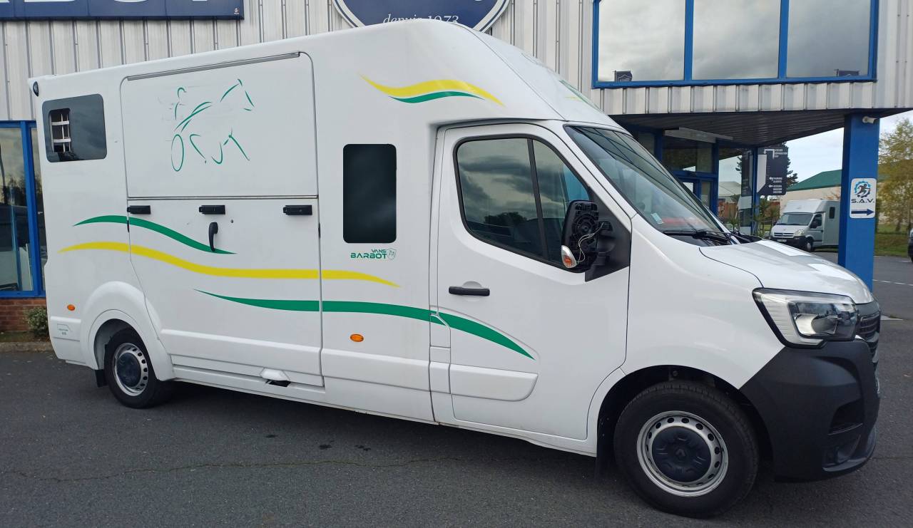 Furgoneta para caballos Barbot D5 2023 De segunda mano