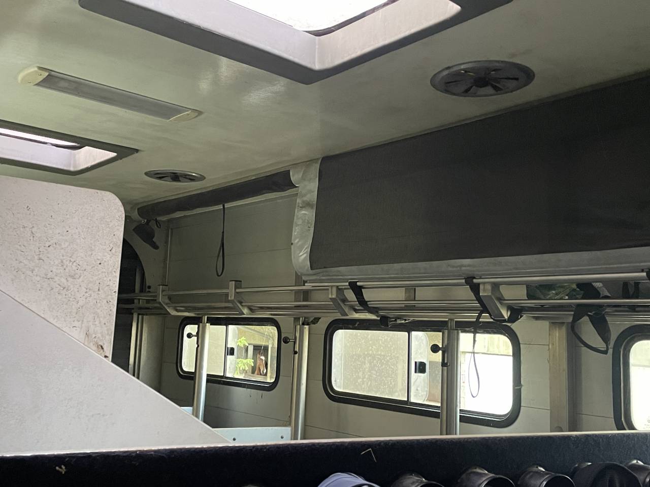 Camión para caballos Roelofsen Man  2005 De segunda mano