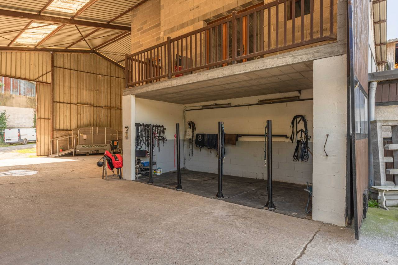 Cuadra de propietarios En venta Yvelines