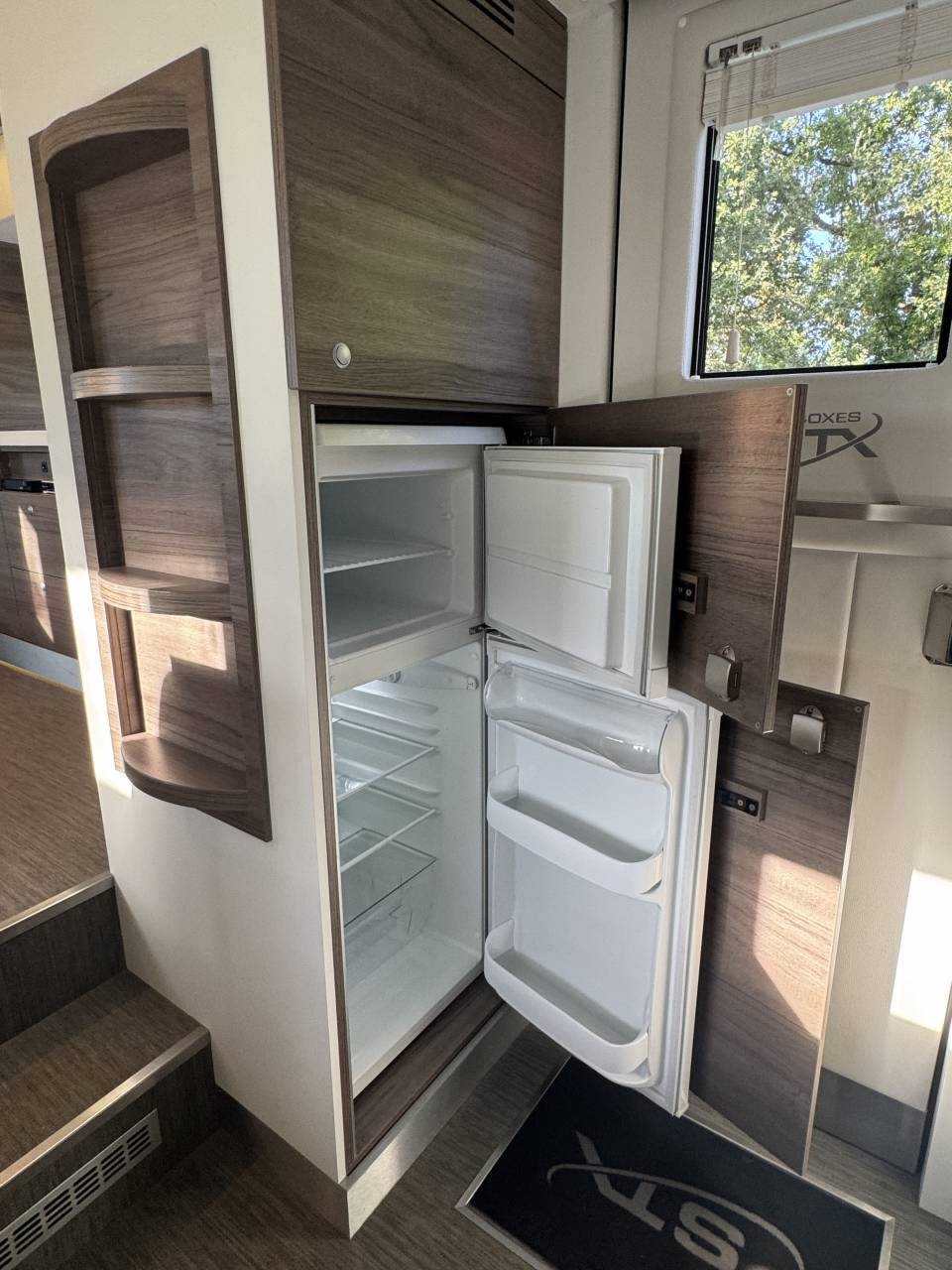 Camión para caballos STX VOLVO 2020 De segunda mano