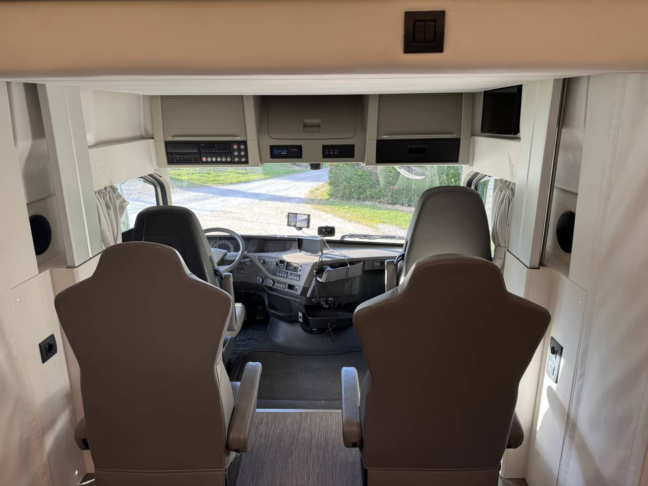 Camión para caballos STX VOLVO 2020 De segunda mano