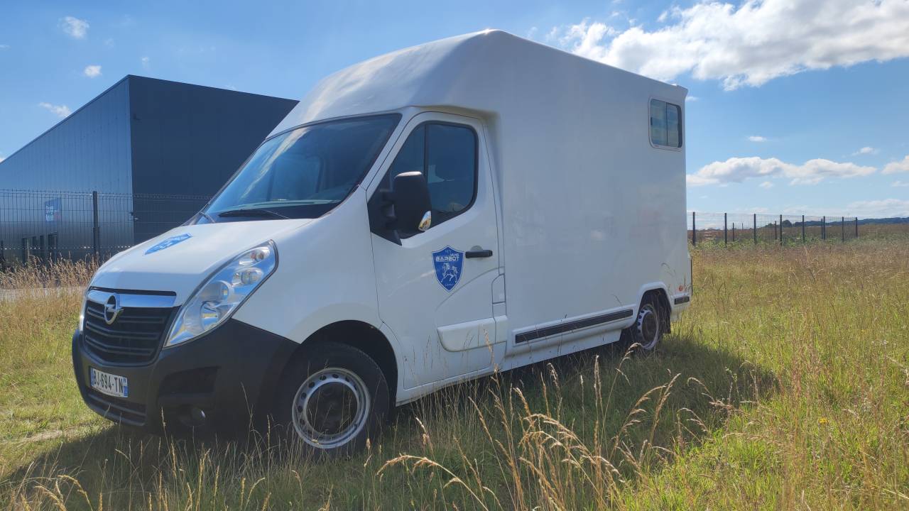 Furgoneta para caballos Barbot Stalles  2011 De segunda mano