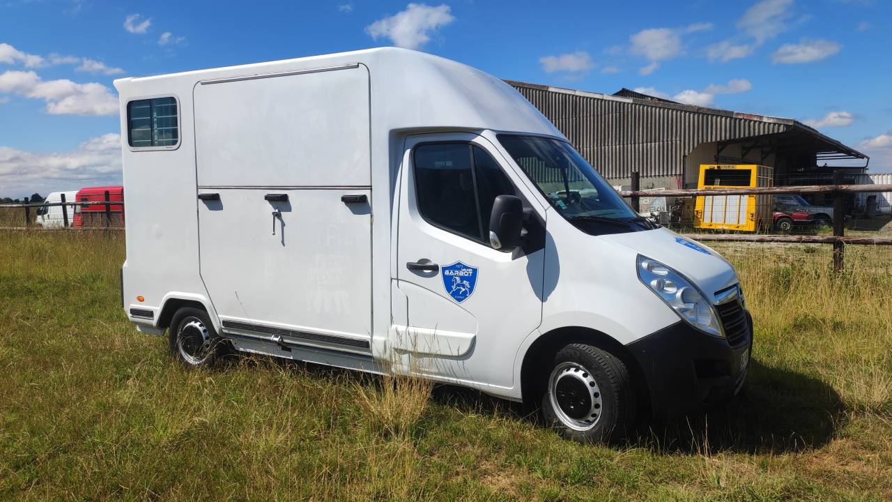 Furgoneta para caballos Barbot Stalles  2011 De segunda mano