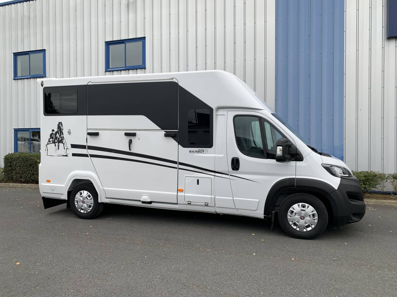 Furgoneta para caballos Barbot D5 2024 De segunda mano