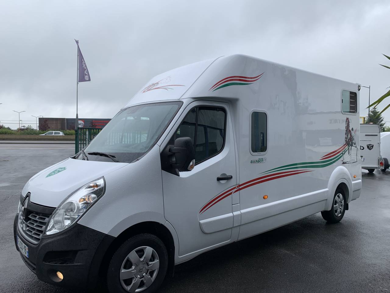 Furgoneta para caballos Barbot D5 2018 De segunda mano