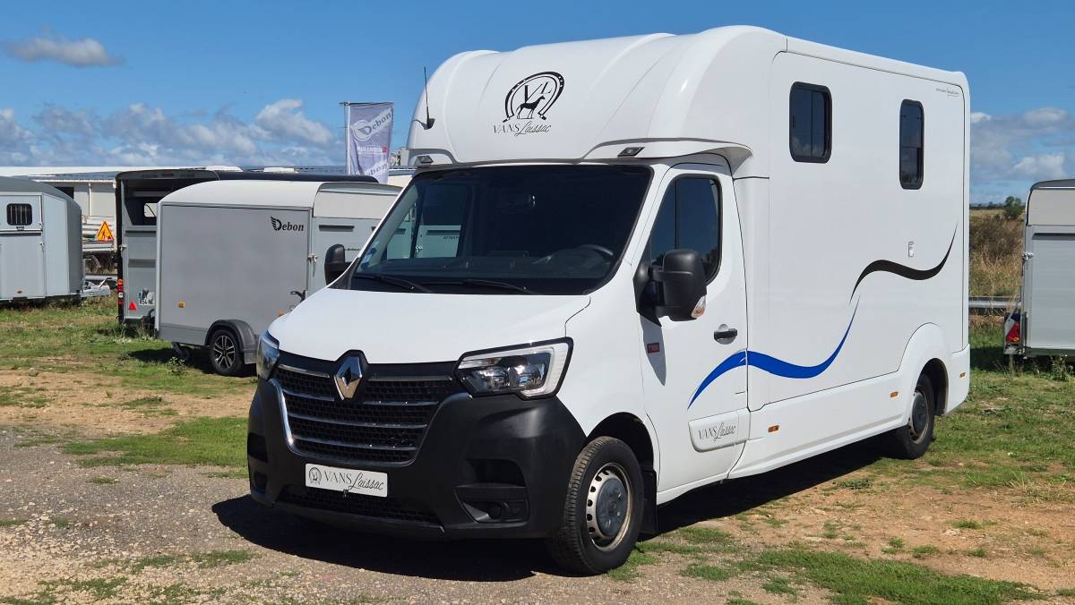 Furgoneta para caballos Laissac Utilitaires Renault Master 2022 De segunda mano