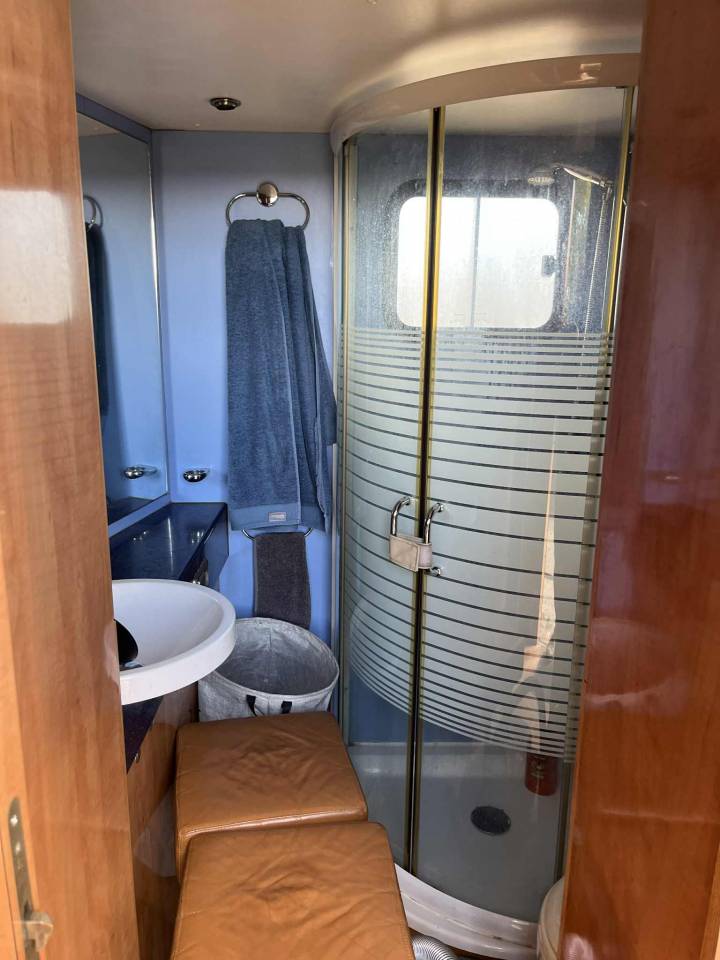 Cami&oacute;n para caballos Mercedes Actros 2004 De segunda mano