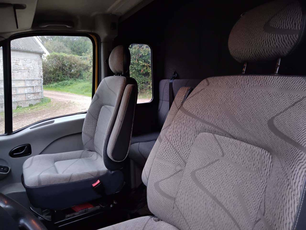 Furgoneta para caballos MTM Master 2009 De segunda mano