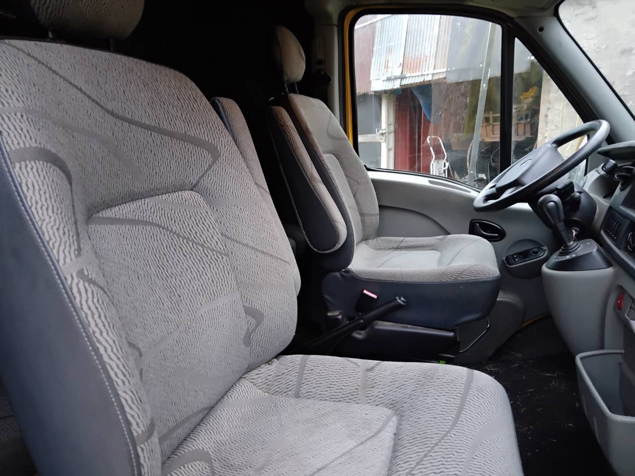 Furgoneta para caballos MTM Master 2009 De segunda mano