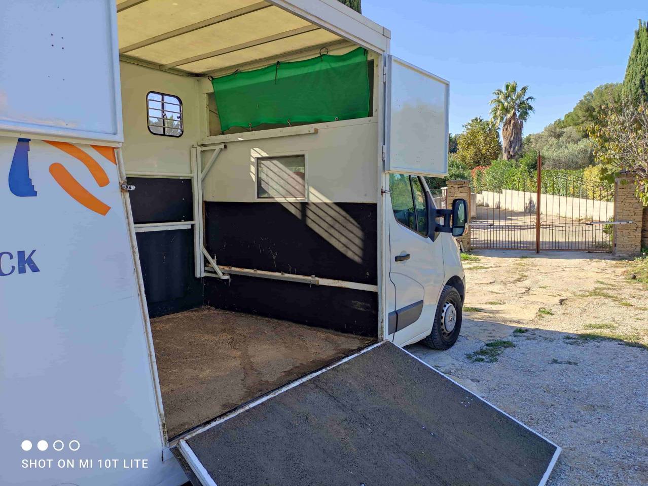 Furgoneta para caballos Renault Master  2014 De segunda mano