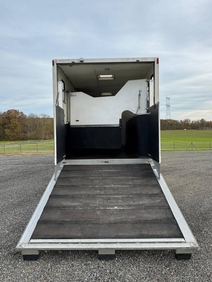 Camión para caballos Volvo VOLVO 2009 De segunda mano