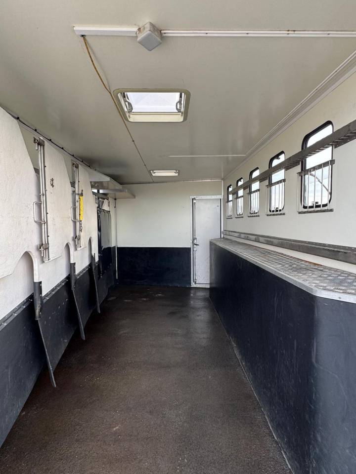 Camión para caballos Volvo VOLVO 2009 De segunda mano