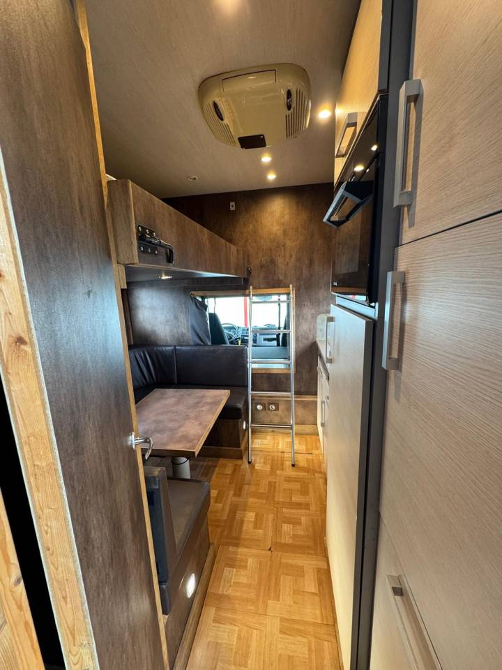 Camión para caballos Volvo VOLVO 2009 De segunda mano