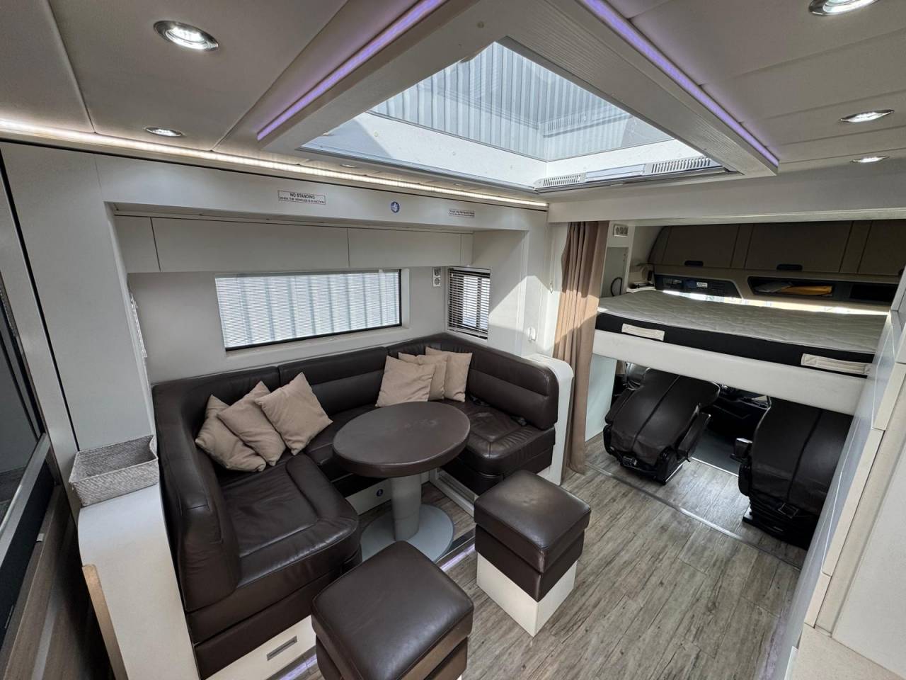 Camión para caballos EQUIX MERCEDES 2016 De segunda mano