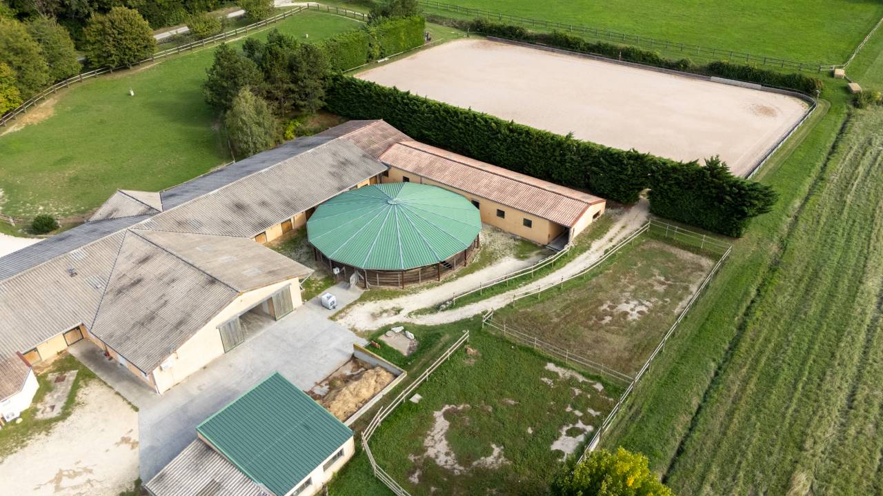 Bonita residencia ecuestre En venta Drôme