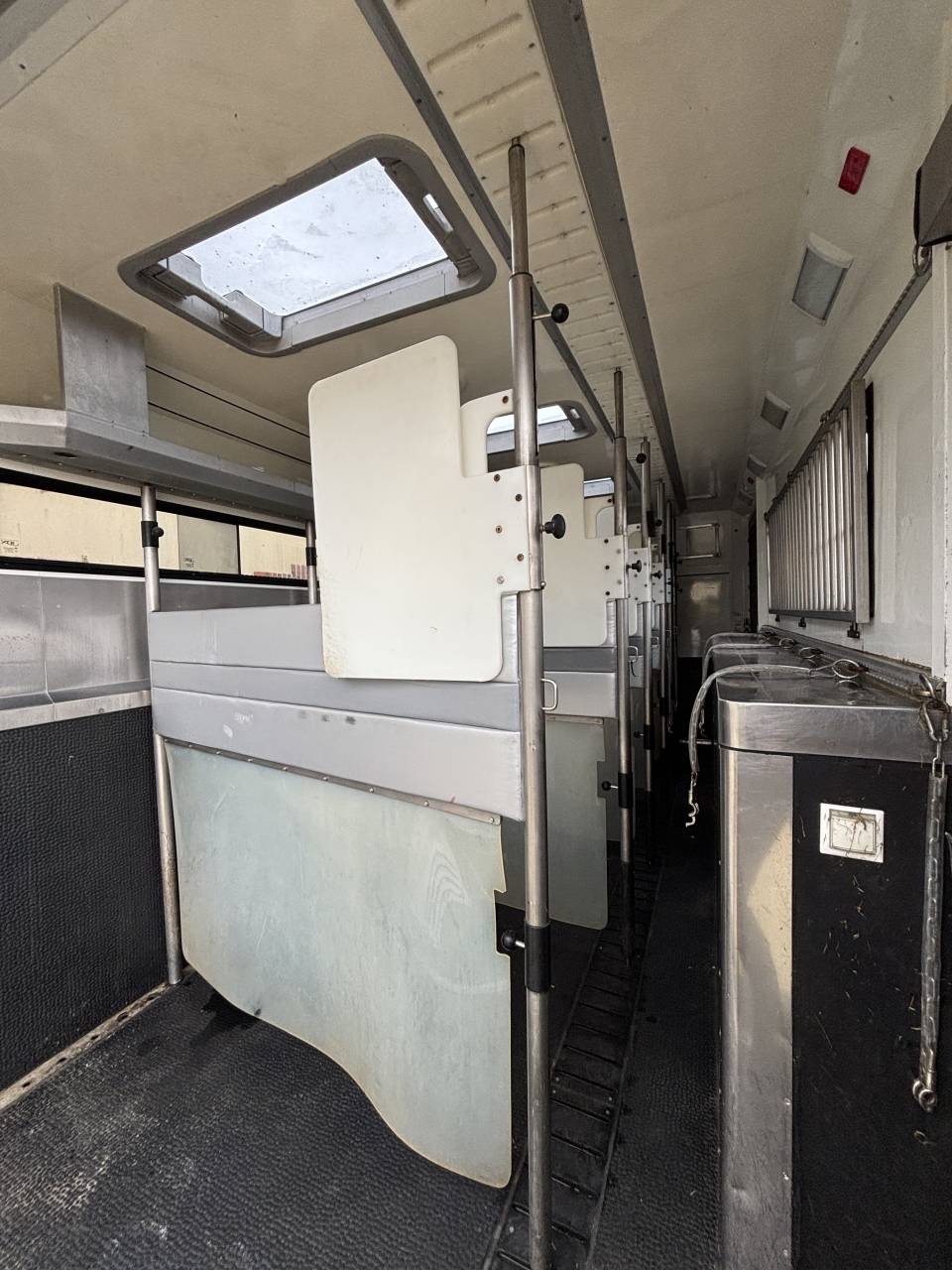 Camión para caballos Iveco STRALIS 2011 De segunda mano