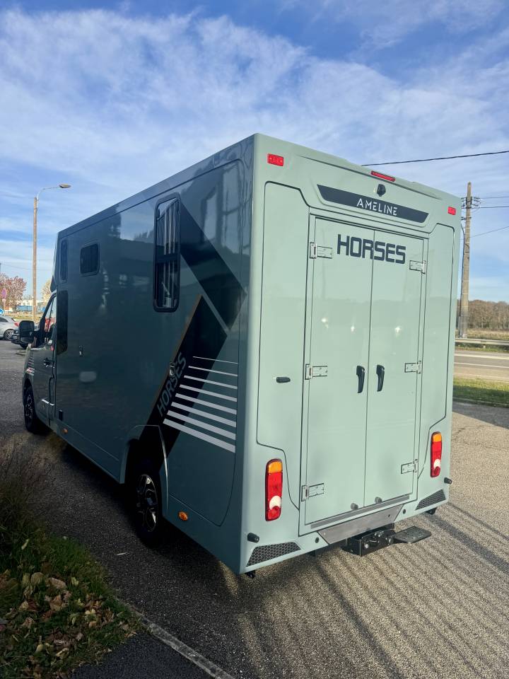 Furgoneta para caballos Ameline RENAULT MASTER HARAS  2025 Nuevo
