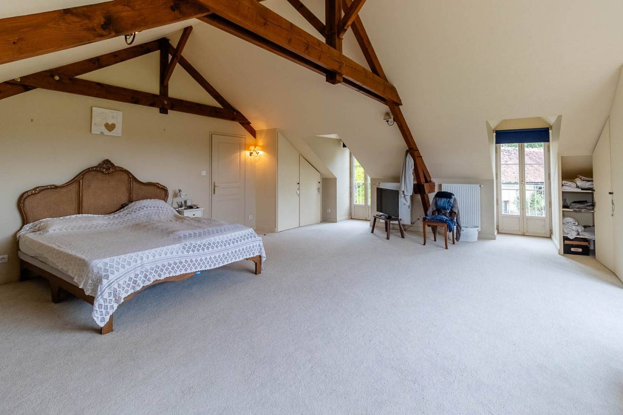 Propiedad ecuestre En venta Ni&egrave;vre