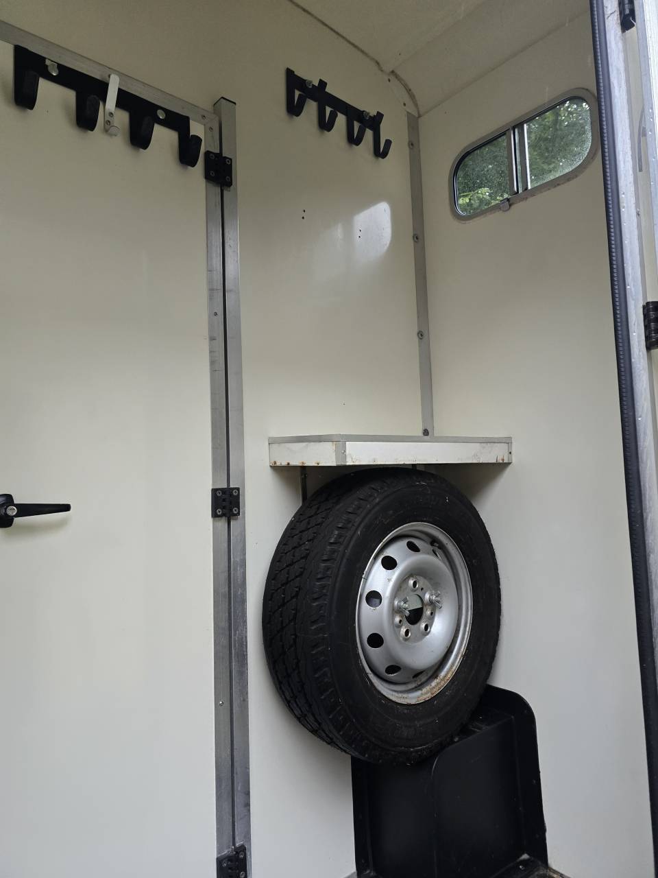 Furgoneta para caballos Equi-Trek Sonic 2012 De segunda mano