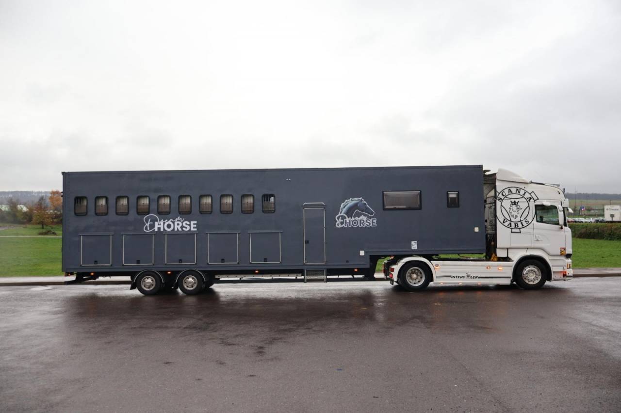 Semirremolque Caballos Scania SEMIE REMORQUE 10 PLACES 2021 De segunda mano