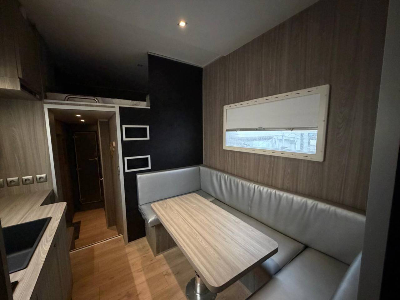 Semirremolque Caballos Scania SEMIE REMORQUE 10 PLACES 2021 De segunda mano